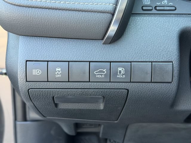 Used 2024 Toyota Camry SE FWD image 8