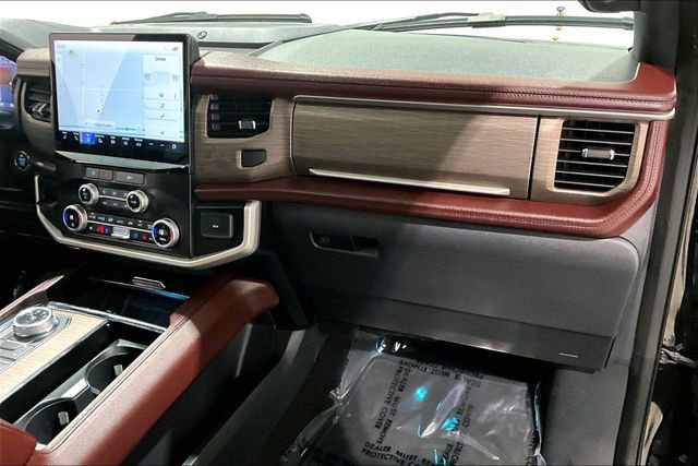 Used 2024 Ford Expedition Limited AWD/4WD image 34