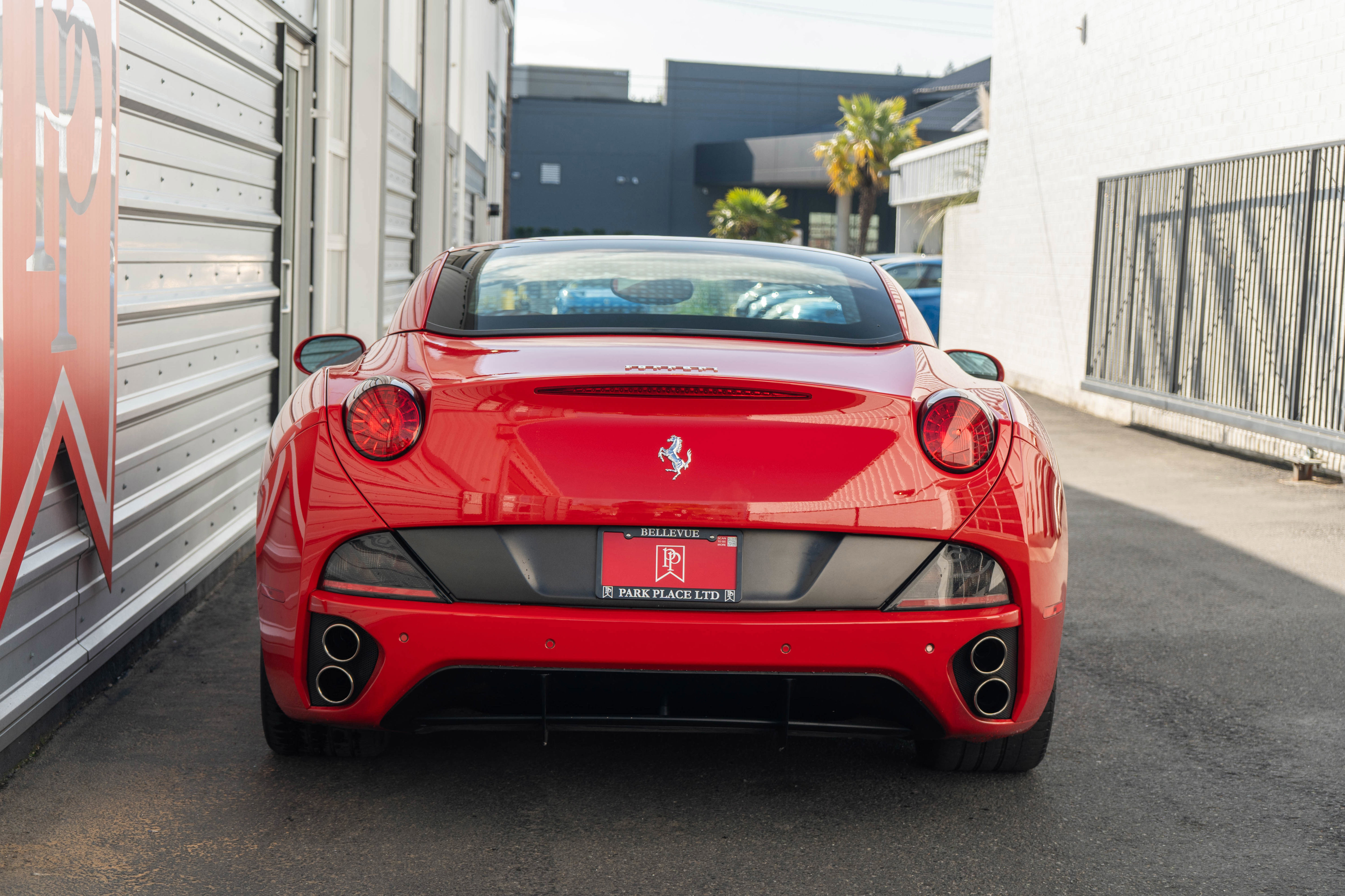 Used 2010 Ferrari California RWD image 40