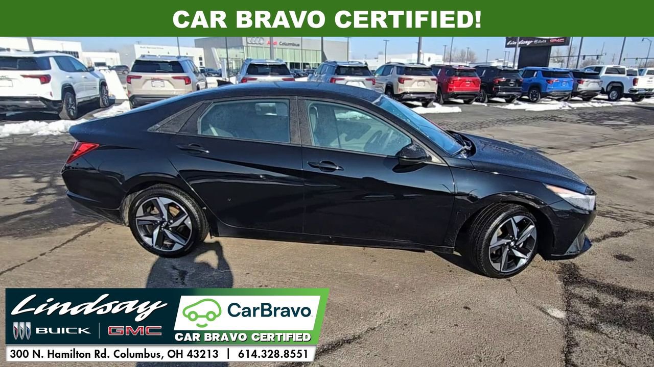 Used 2023 Hyundai Elantra SEL w/ Convenience Package image 11