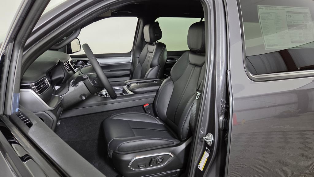 New 2026 Jeep Grand Wagoneer Limited image 15