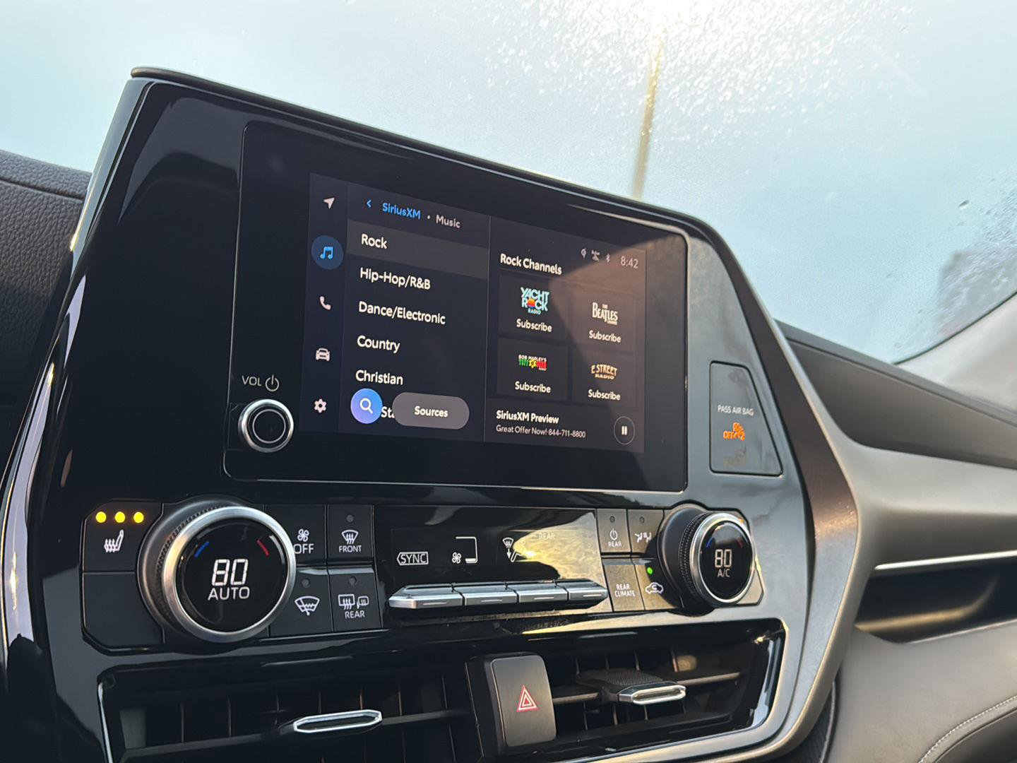 Certified 2023 Toyota Highlander XLE image 21