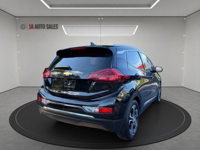 Used 2018 Chevrolet Bolt Premier w/ Driver Confidence II Package FWD image 5