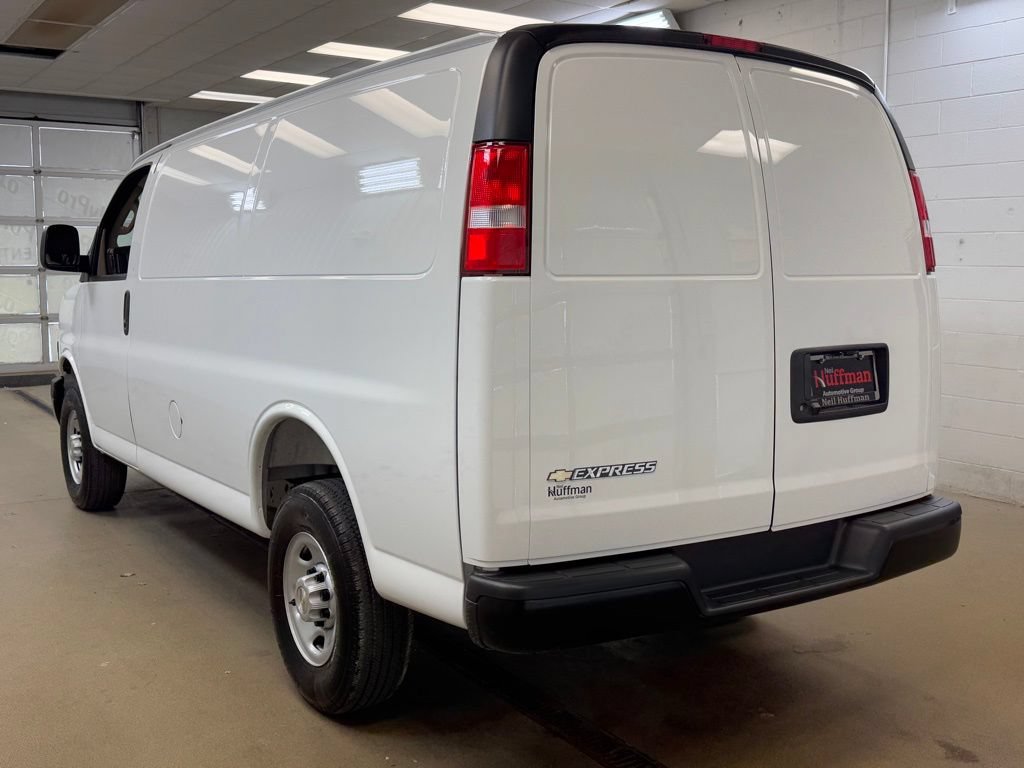 New 2026 Chevrolet Express 2500 RWD image 7