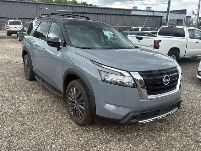 Certified 2023 Nissan Pathfinder SL w/ SL Premium Package AWD/4WD image 1