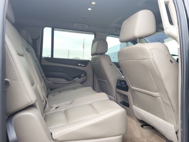 Used 2020 Chevrolet Suburban LT w/ Luxury Package image 11