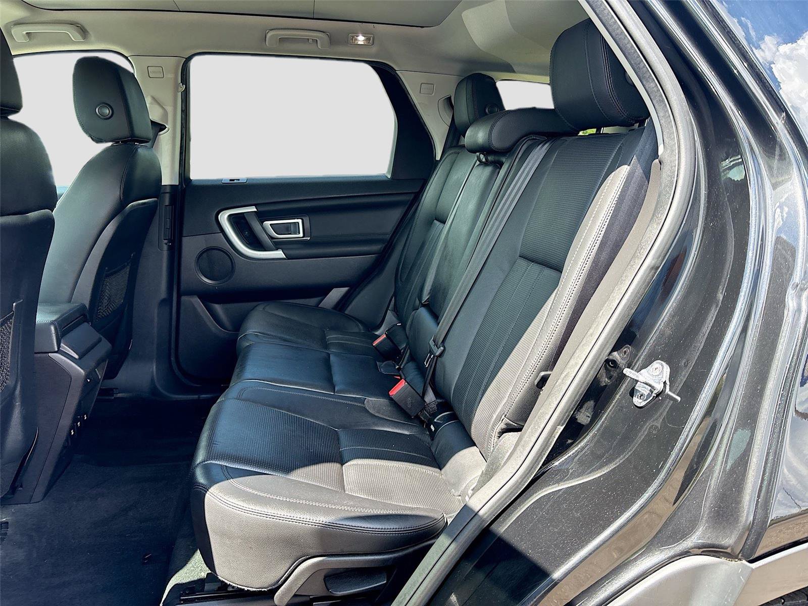 Used 2016 Land Rover Discovery Sport HSE AWD/4WD image 23