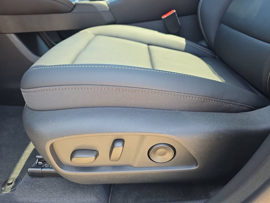 New 2026 GMC Terrain Elevation w/ Elevation Premium Package AWD/4WD image 29