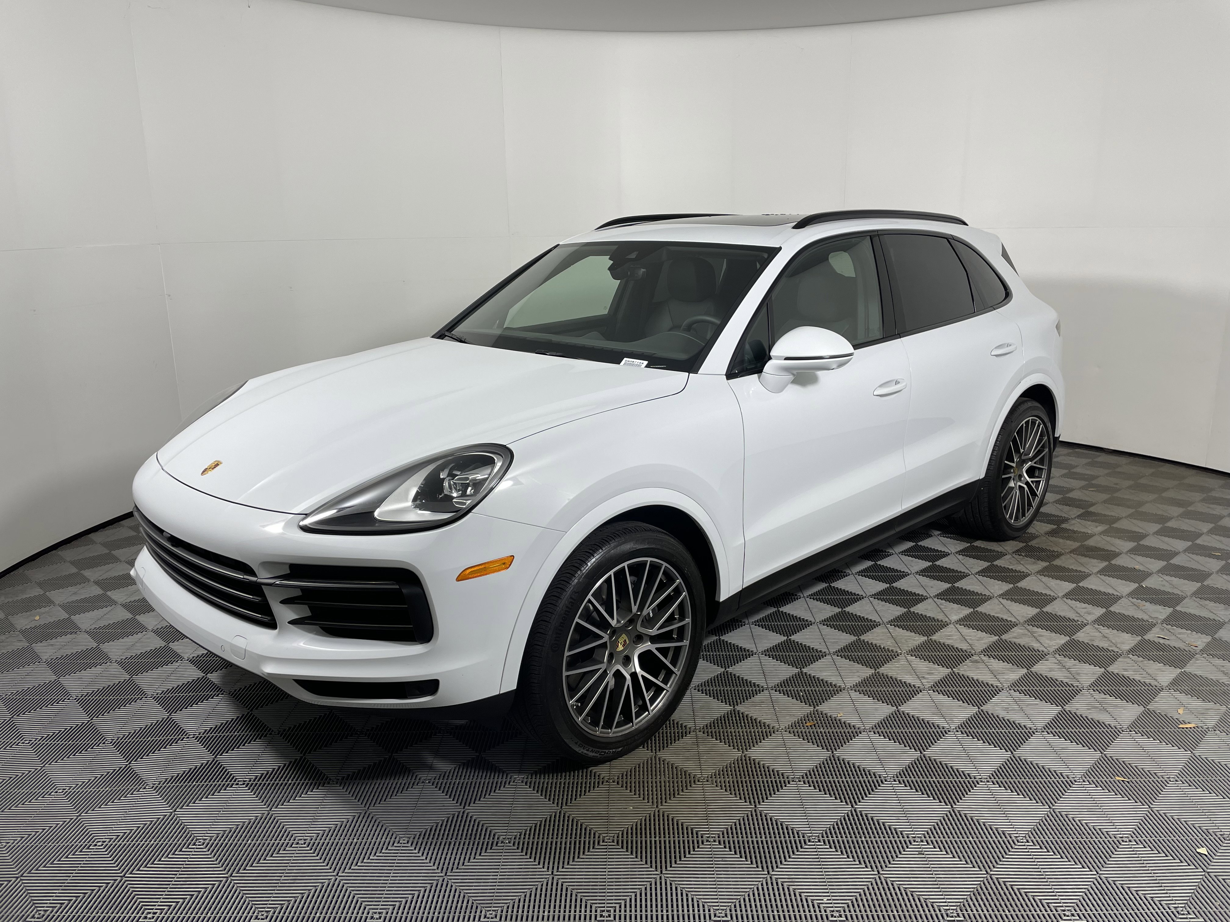 Certified 2023 Porsche Cayenne Platinum Edition image 11
