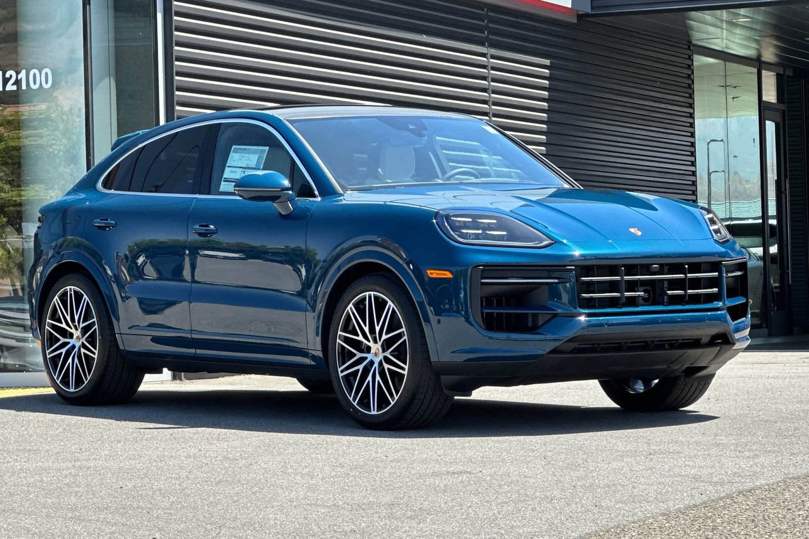 New 2025 Porsche Cayenne Coupe image 10