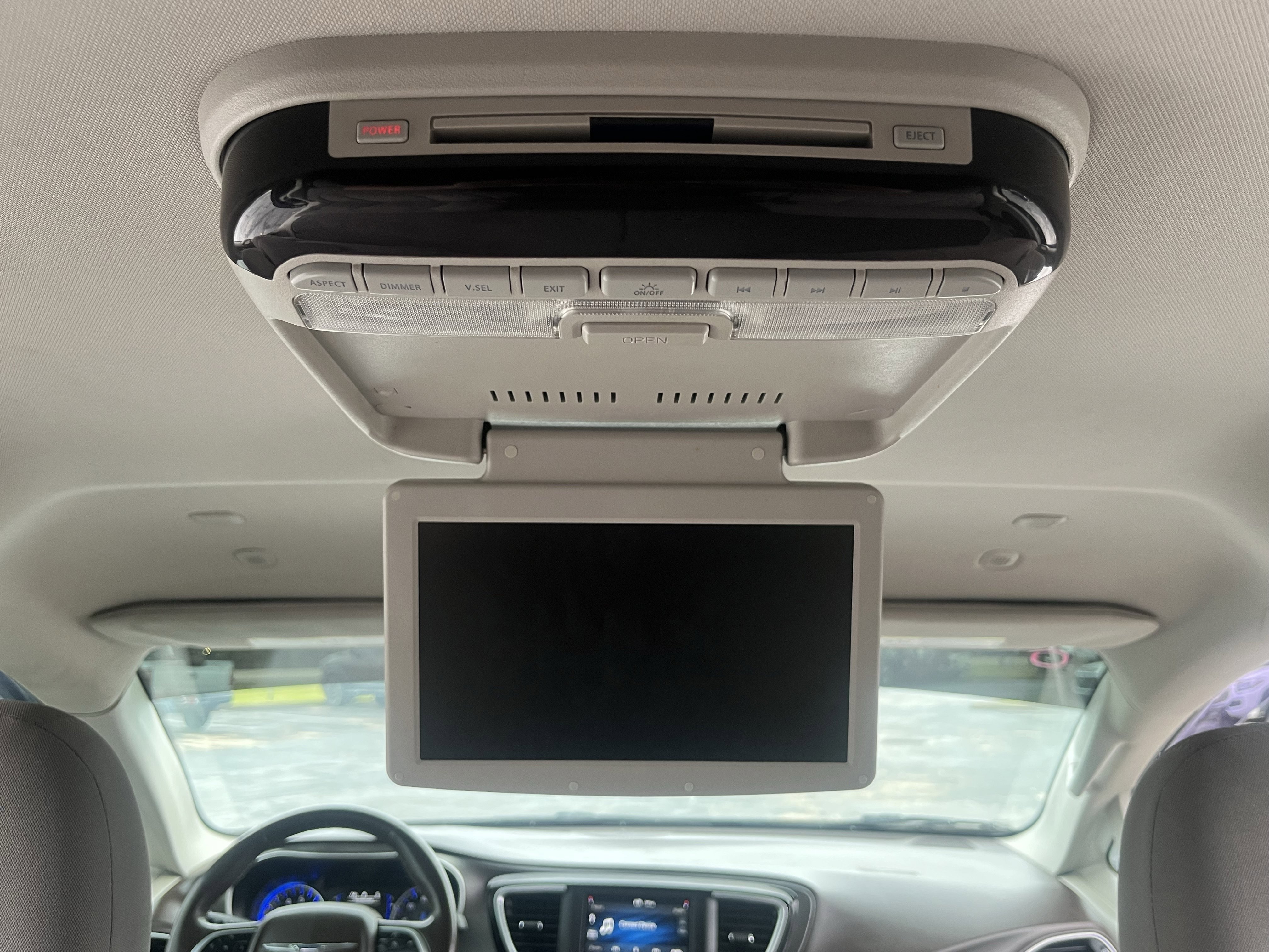 Used 2021 Chrysler Voyager LX w/ Cold Weather Group image 32
