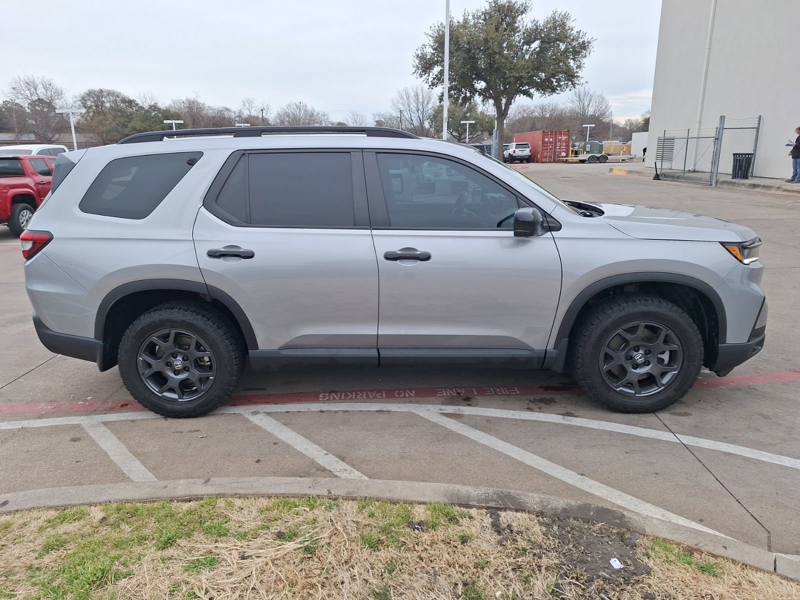 Used 2024 Honda Pilot TrailSport image 7