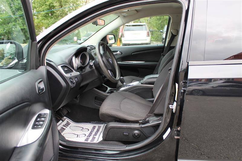 Used 2014 Dodge Journey SXT w/ Flexible Seating Group AWD/4WD image 10