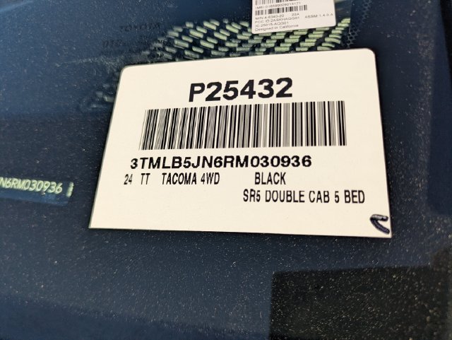 Used 2024 Toyota Tacoma SR5 AWD/4WD image 34