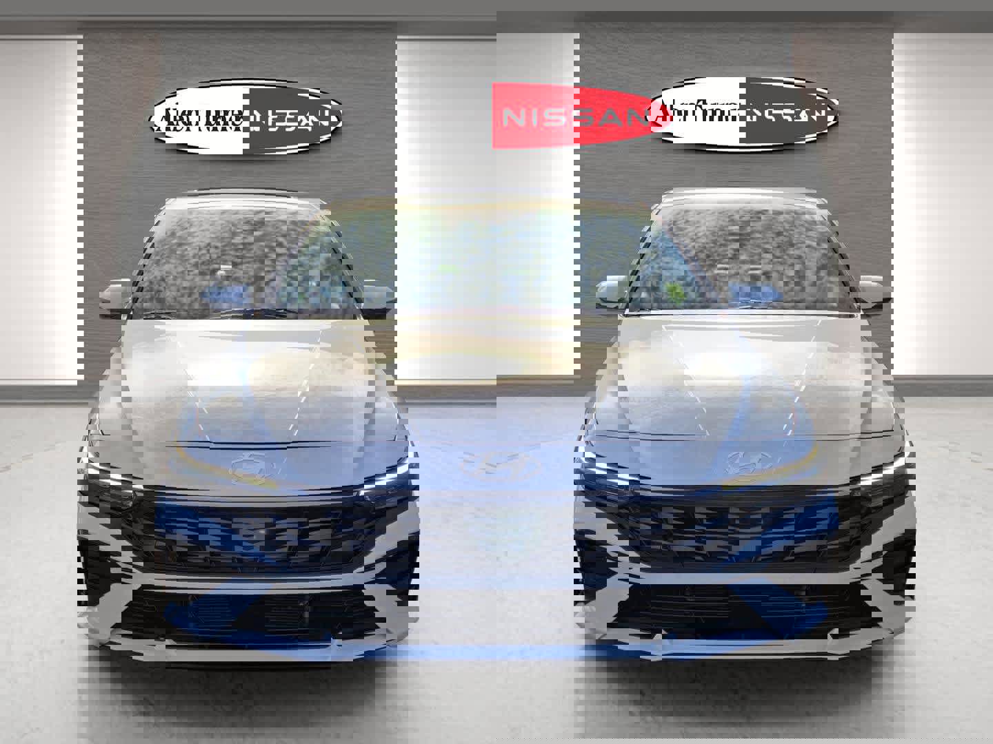 Used 2025 Hyundai Elantra Limited image 4