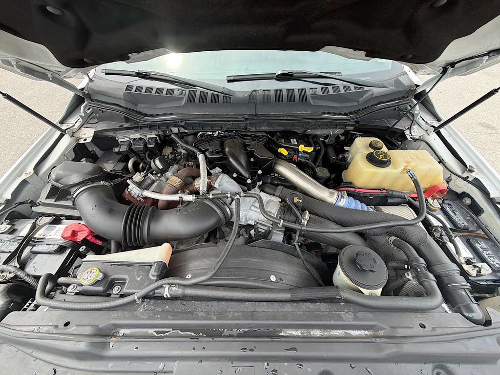 Used 2017 Ford F550 2WD Regular Cab Super Duty image 31