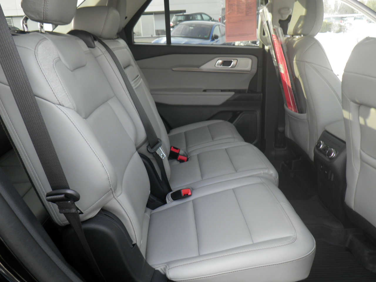 Certified 2025 Ford Explorer Active w/ Active Comfort Package image 22