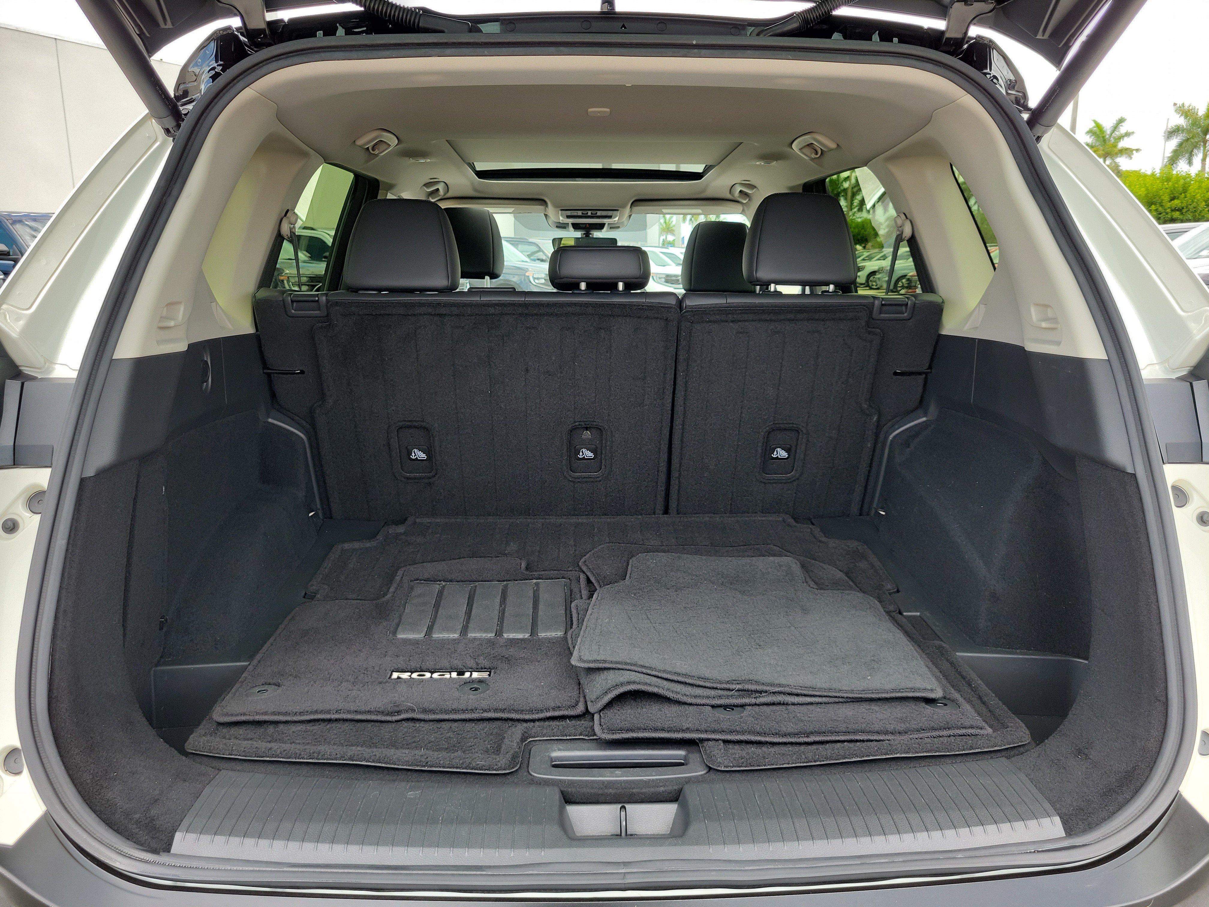 Used 2023 Nissan Rogue SL AWD/4WD image 14