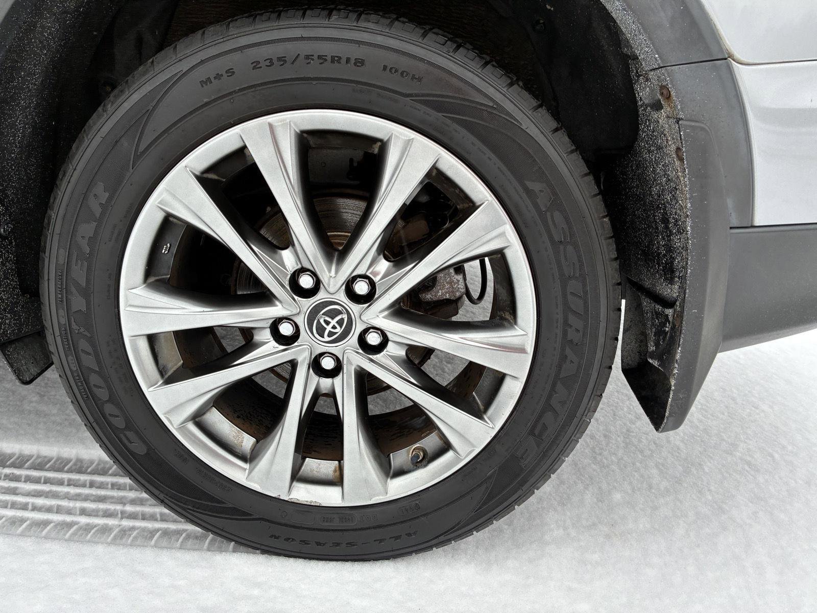 Used 2018 Toyota RAV4 Limited image 15