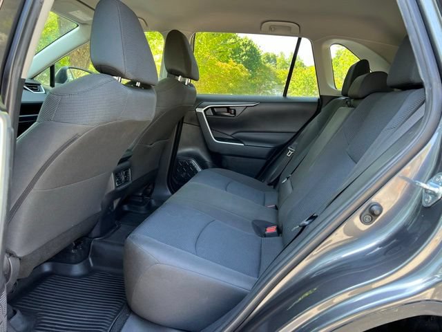 Used 2022 Toyota RAV4 LE FWD image 16