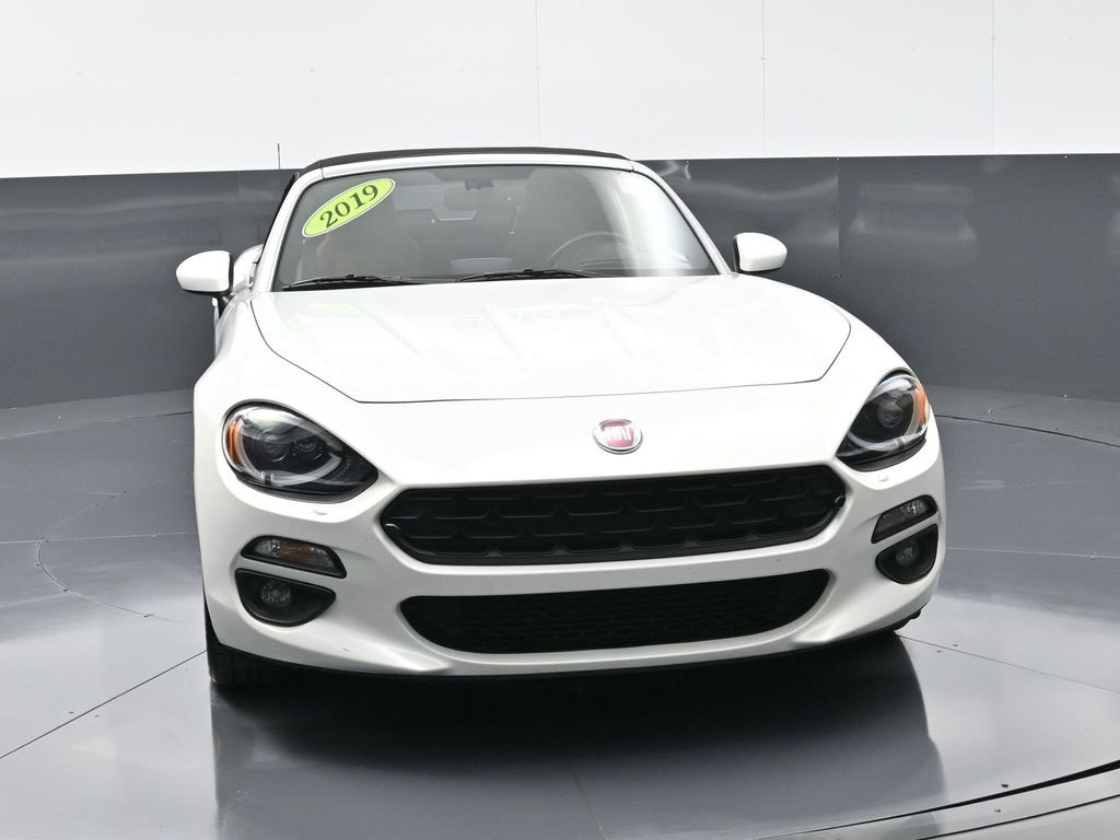 Used 2019 FIAT 124 Spider Lusso w/ Convenience Group image 2
