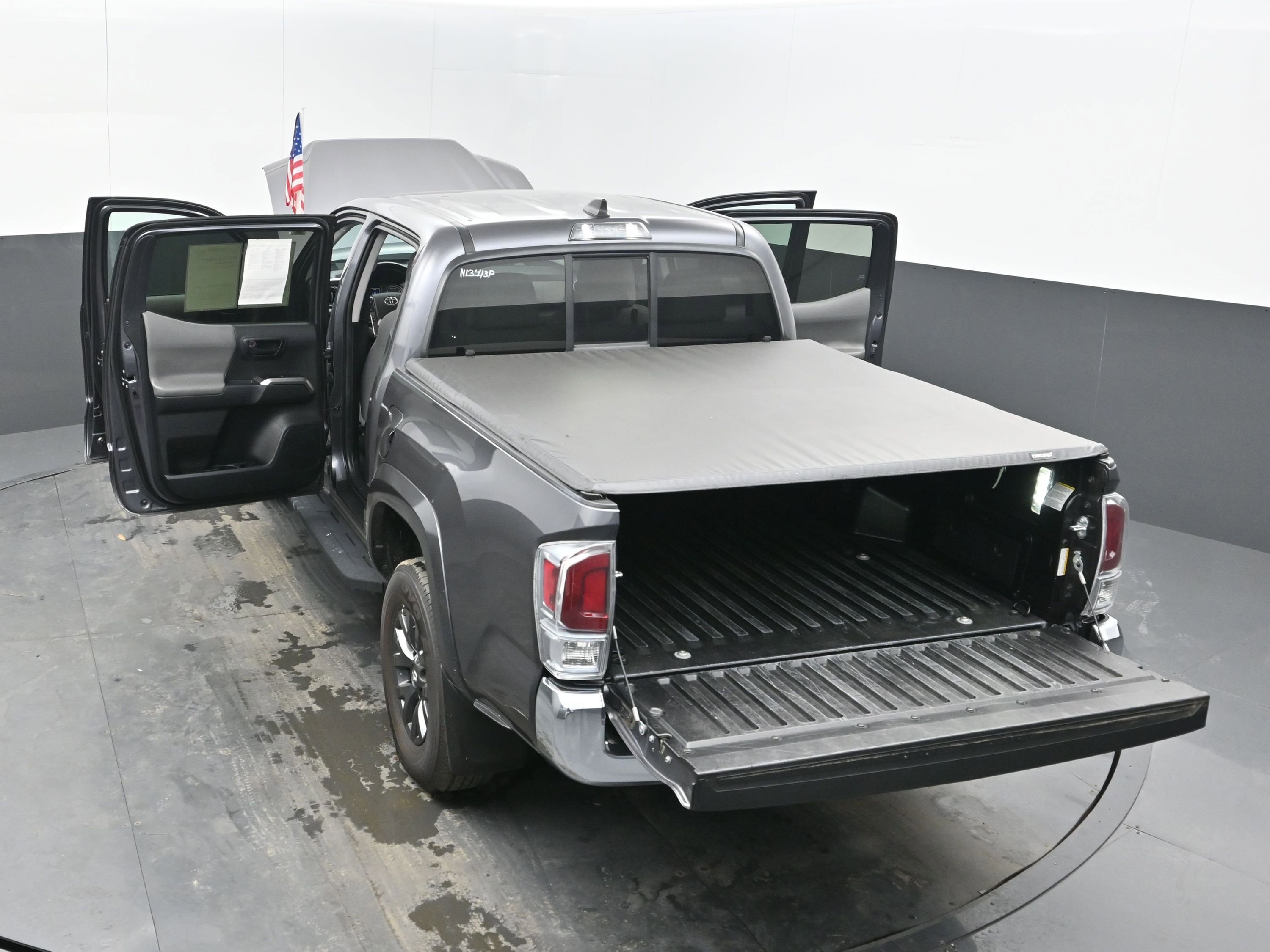 Used 2022 Toyota Tacoma SR5 w/ SR5 Appearance Package (SM) image 43