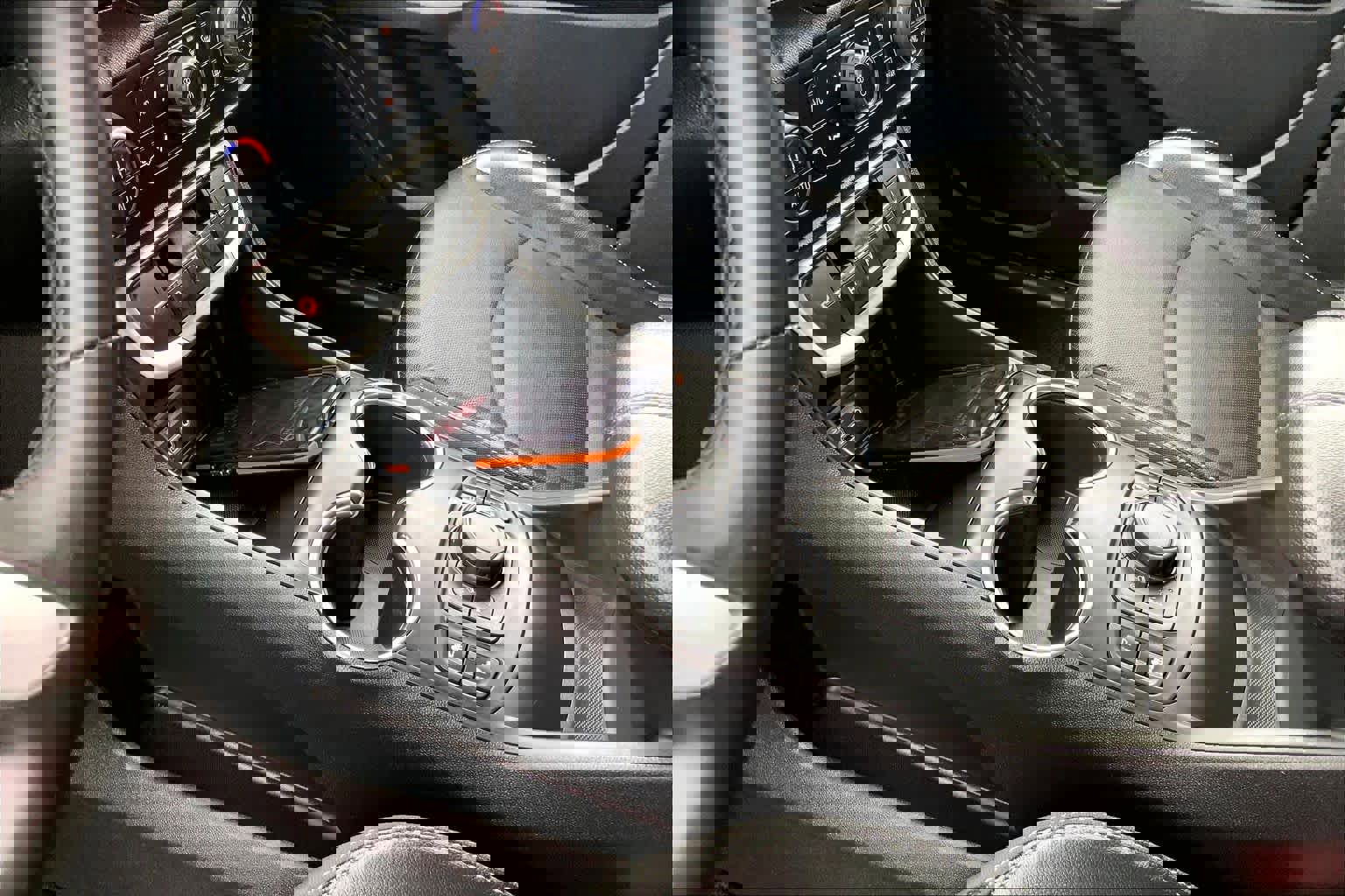 Used 2023 GMC Terrain SLT image 16