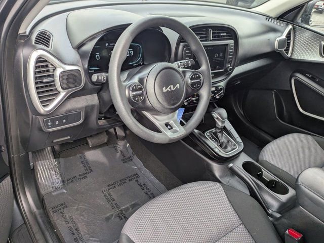 Used 2025 Kia Soul LX w/ LX Technology Package image 16