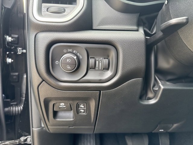 New 2026 RAM 1500 4x4 Crew Cab image 15