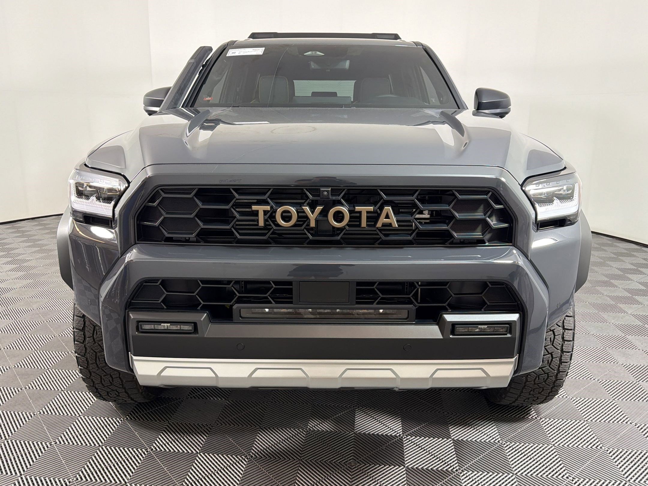 Used 2025 Toyota 4Runner Trailhunter AWD/4WD image 6