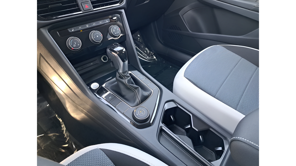 New 2025 Volkswagen Taos S AWD/4WD image 25