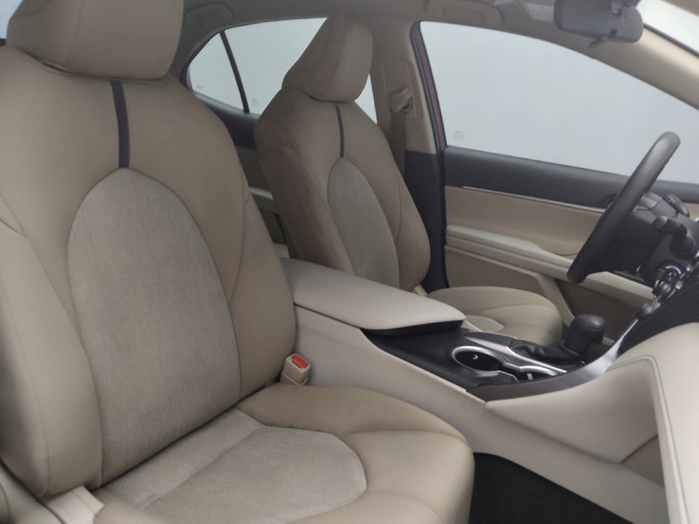 Used 2021 Toyota Camry LE image 21