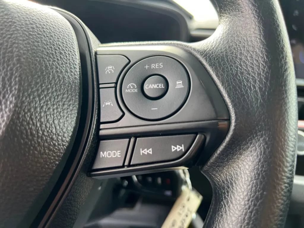 Used 2026 Toyota Corolla LE FWD image 44