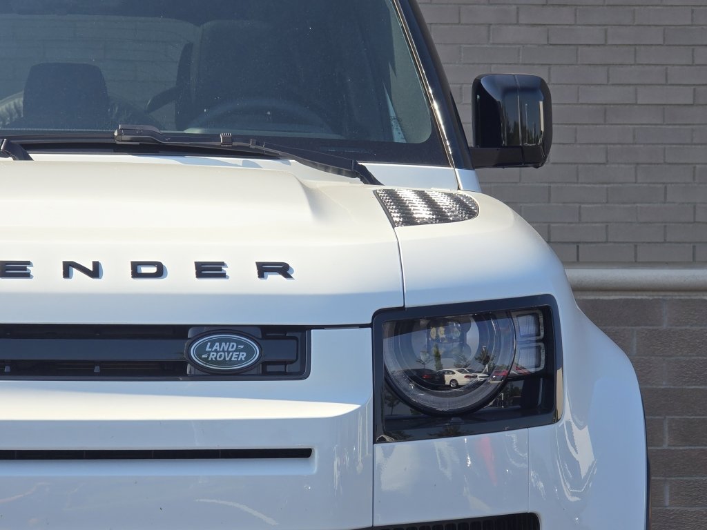 New 2025 Land Rover Defender 110 X-Dynamic SE image 44