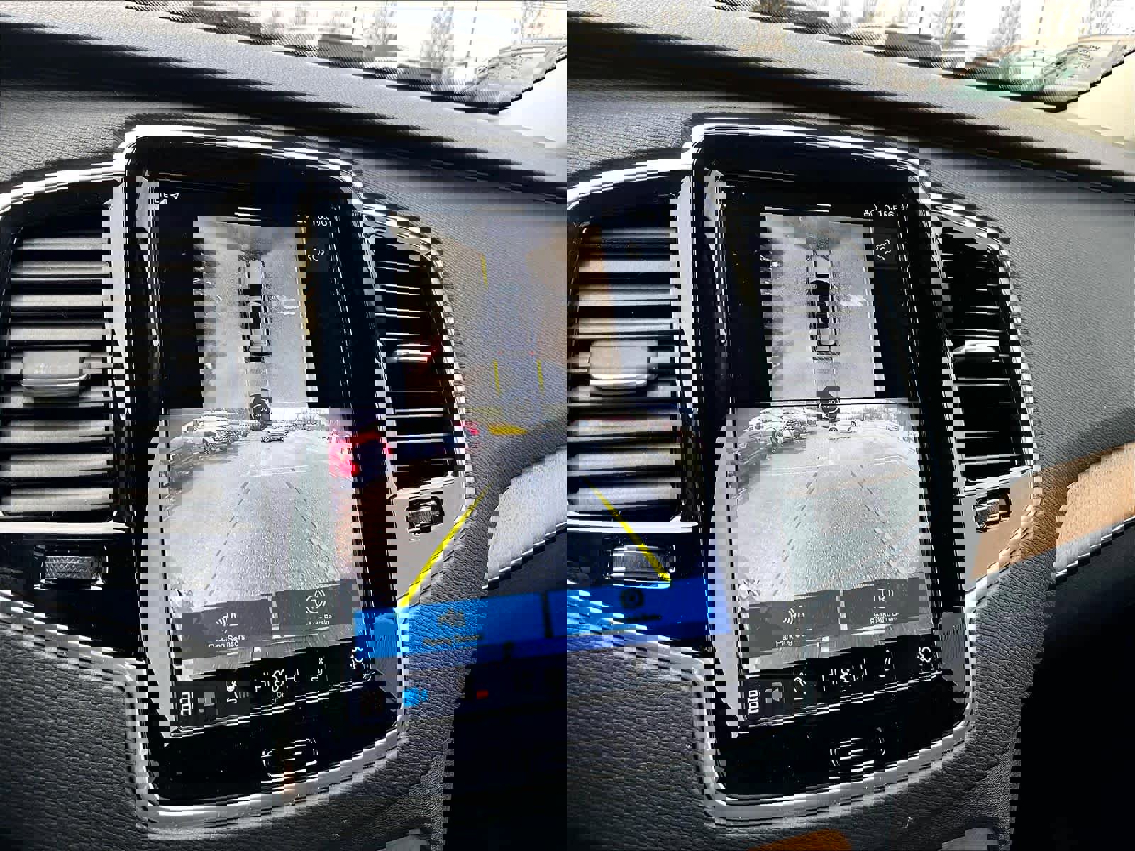 Used 2024 Volvo XC90 B6 Plus w/ Protection Package Premier image 20