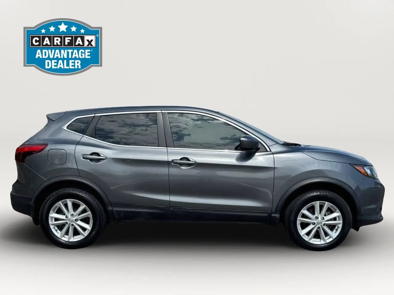 Used 2018 Nissan Rogue Sport S w/ S Appearance Package FWD image 4