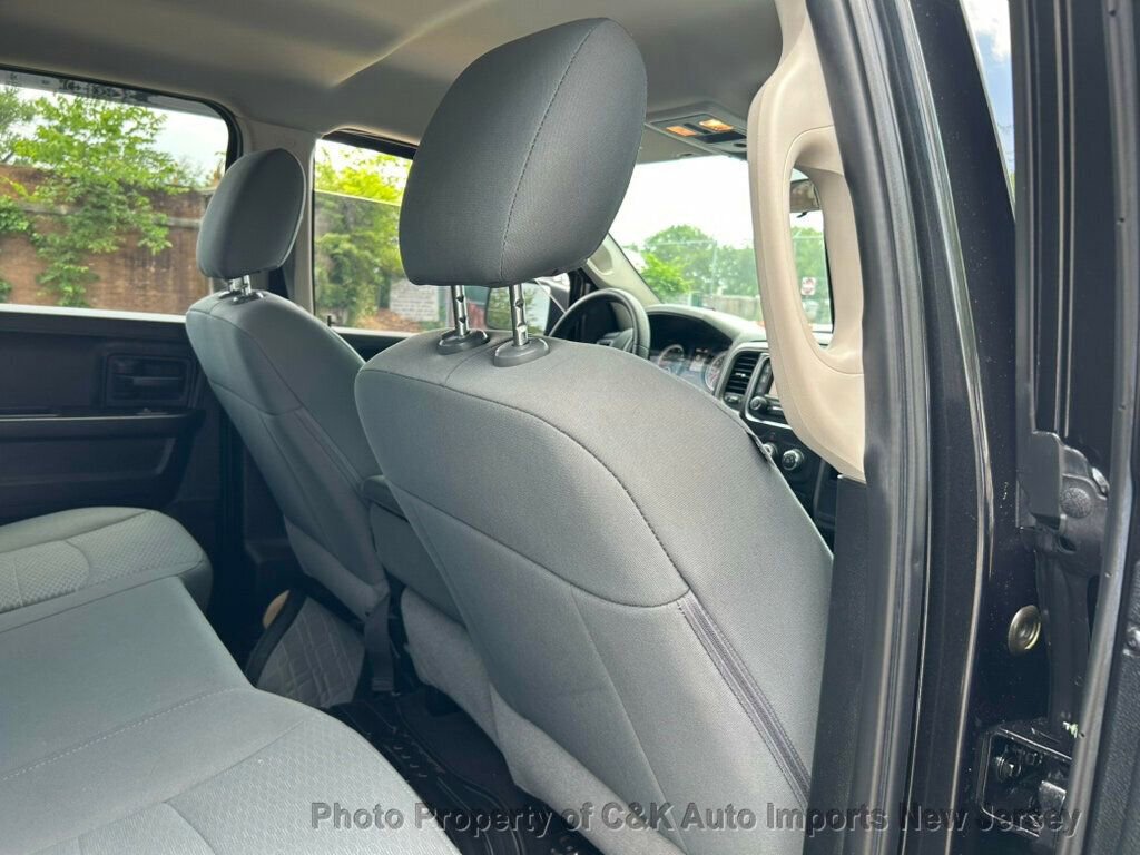 Used 2018 RAM 1500 Express w/ Black Ram 1500 Express Group AWD/4WD image 32