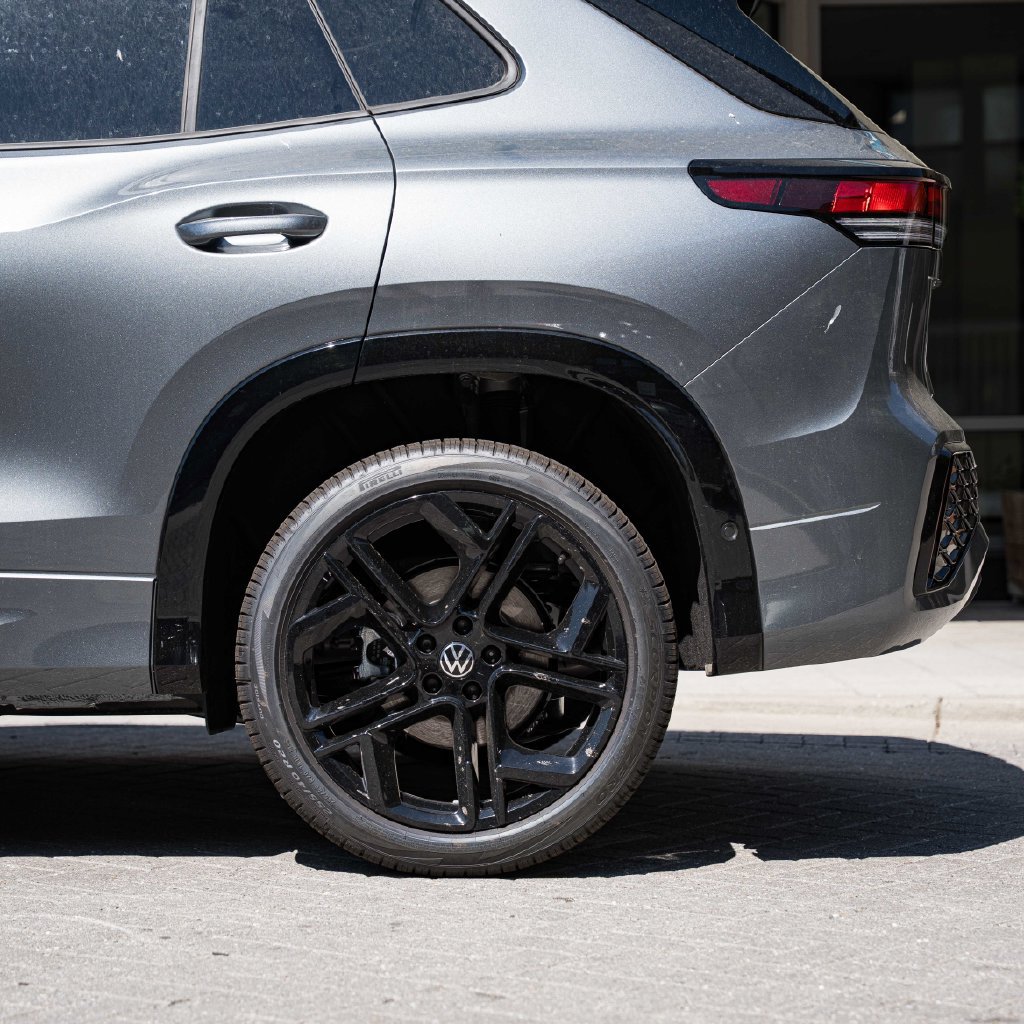 New 2026 Volkswagen Tiguan SE R-Line AWD/4WD image 3