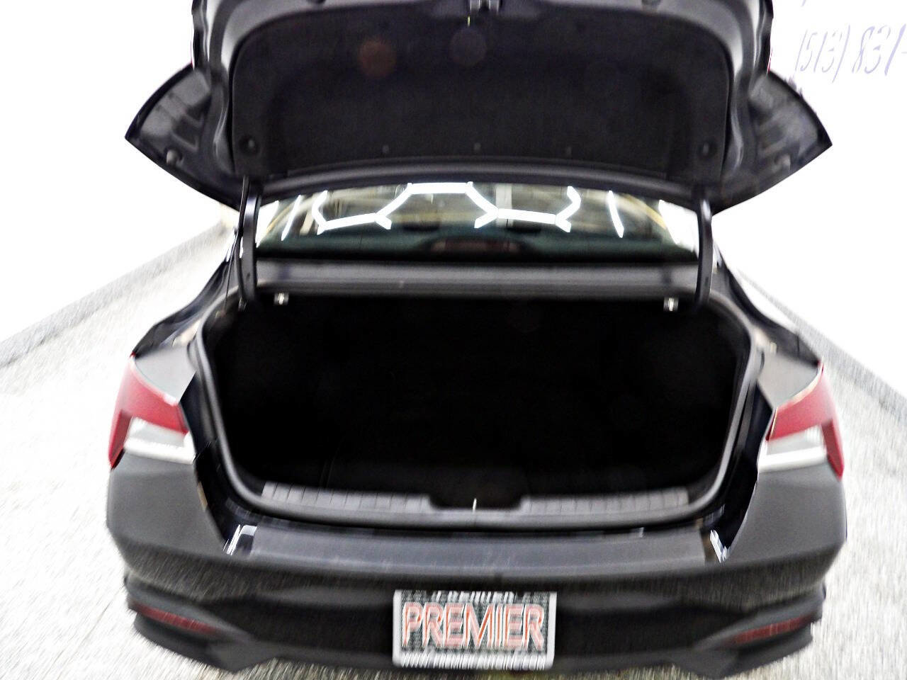 Used 2023 Hyundai Elantra SEL image 13