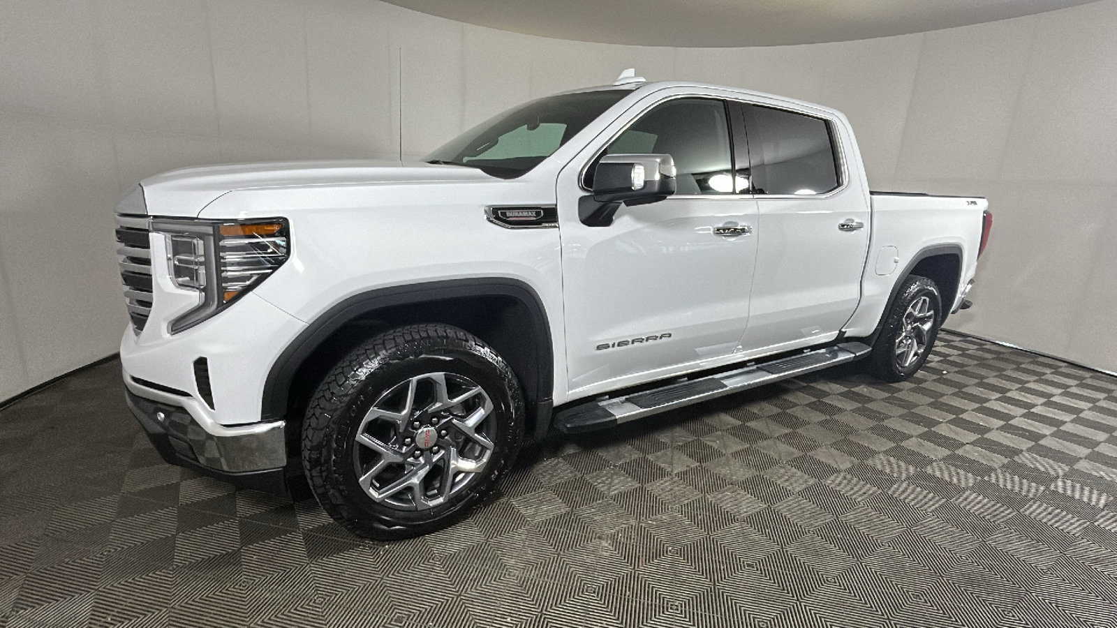 Used 2026 GMC Sierra 1500 SLT w/ SLT Premium Plus Package AWD/4WD image 8