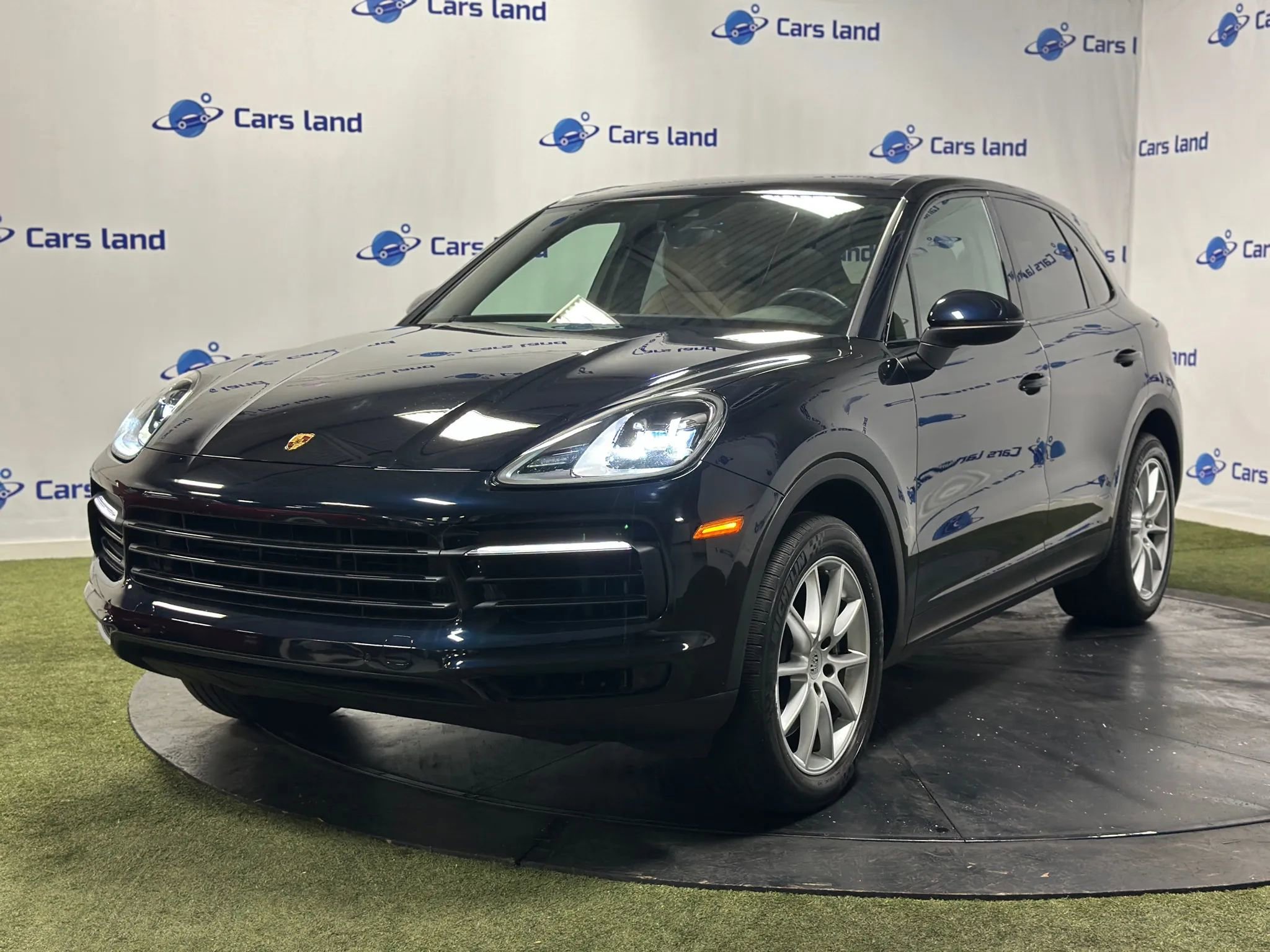 Used 2022 Porsche Cayenne Sport Utility 4D image 7
