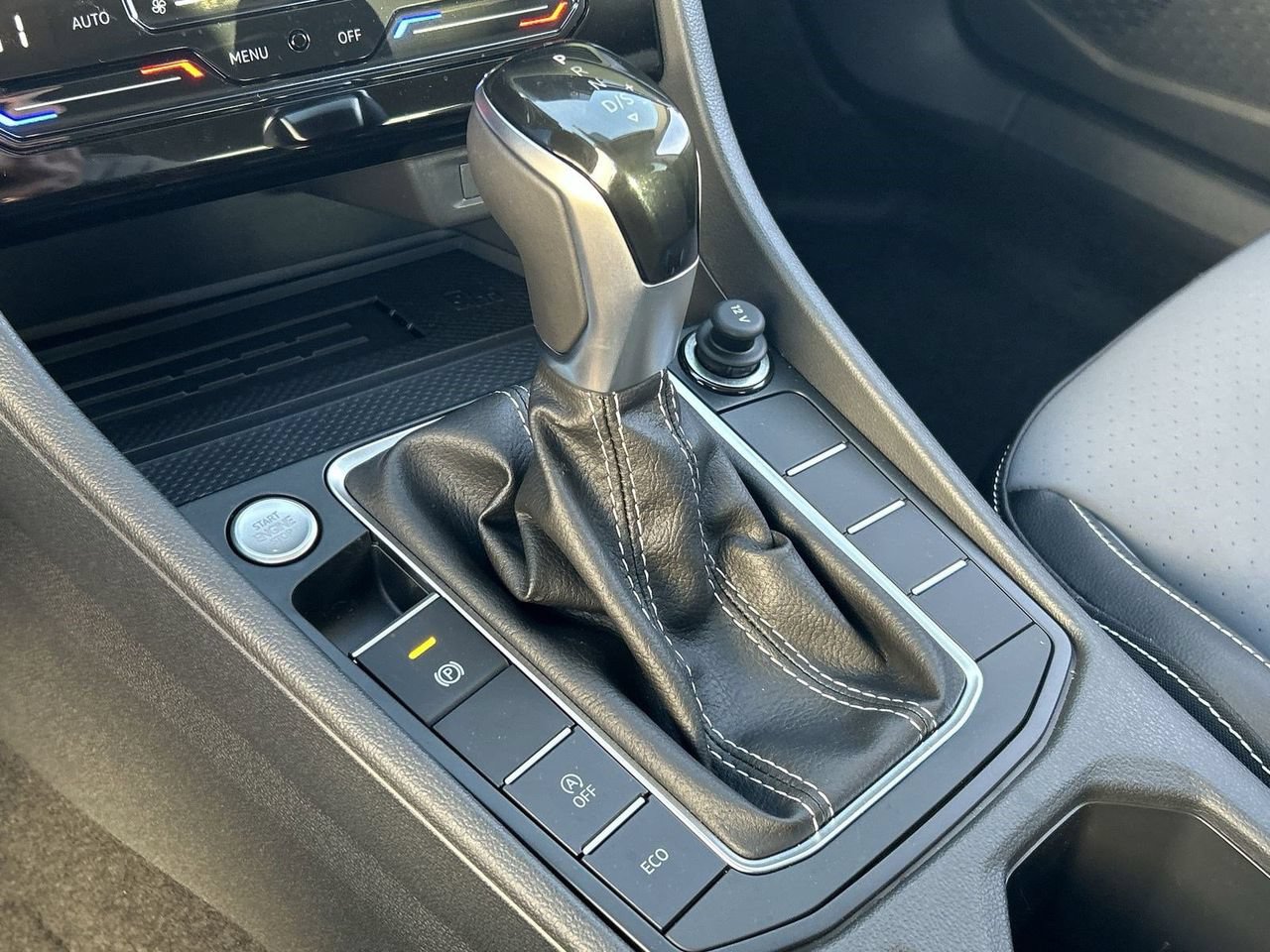 New 2026 Volkswagen Jetta SE FWD image 26