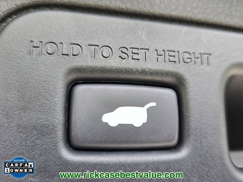 Used 2023 Honda Pilot Touring image 16