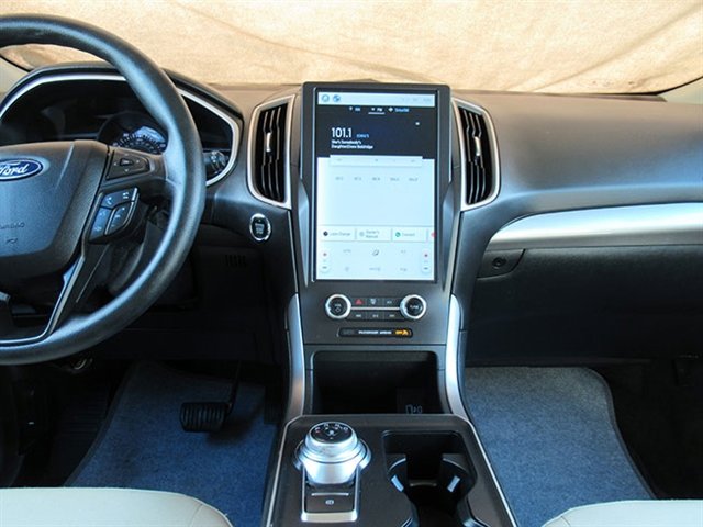Used 2021 Ford Edge SE image 20