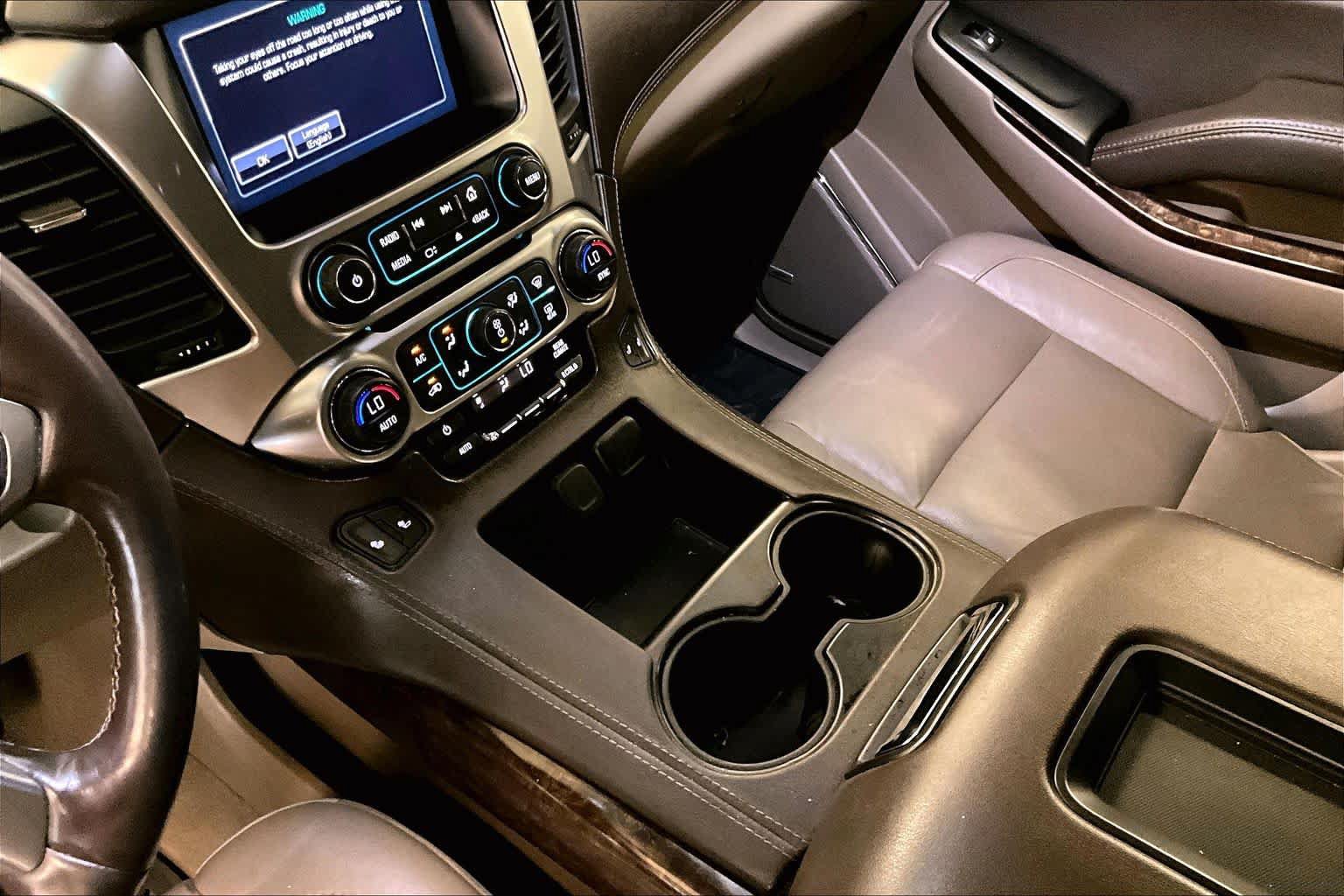 Used 2020 Chevrolet Suburban LT AWD/4WD image 15