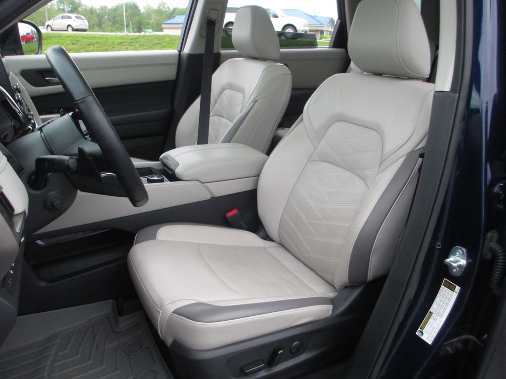 Used 2022 Nissan Pathfinder Platinum w/ Lighting Package (N93) AWD/4WD image 21