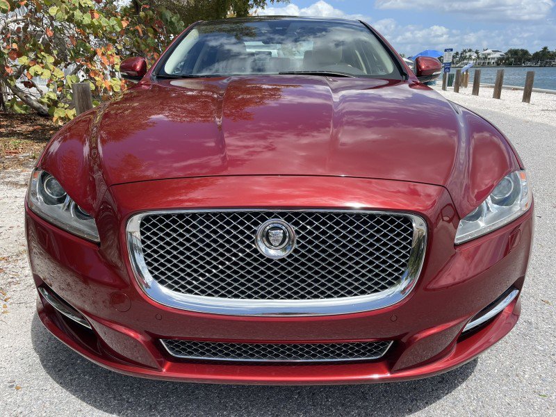 Used 2012 Jaguar XJ image 4