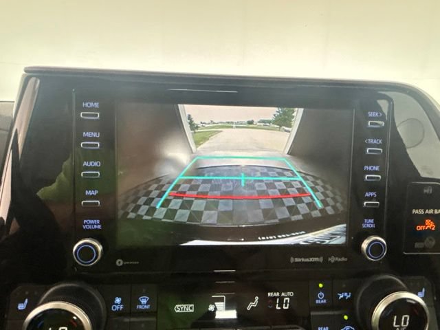 Used 2021 Toyota Highlander XLE AWD/4WD image 7