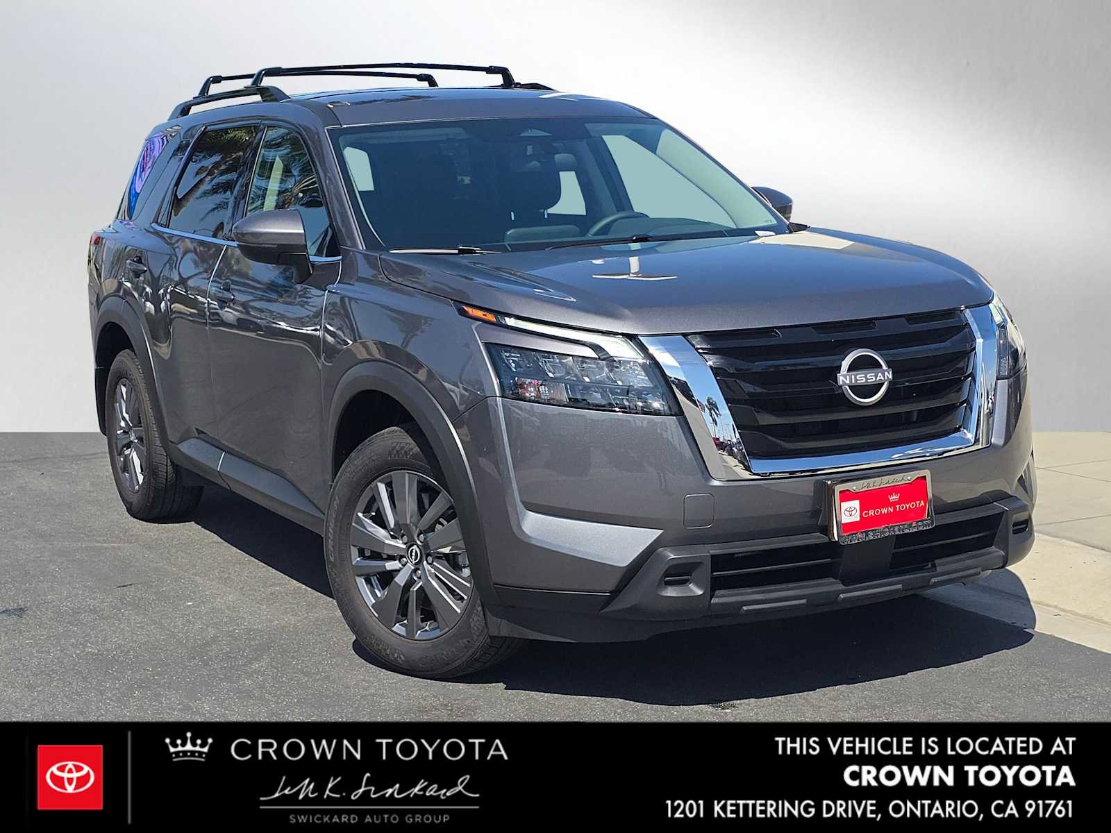 Used 2025 Nissan Pathfinder SV w/ Cargo Package FWD image 1