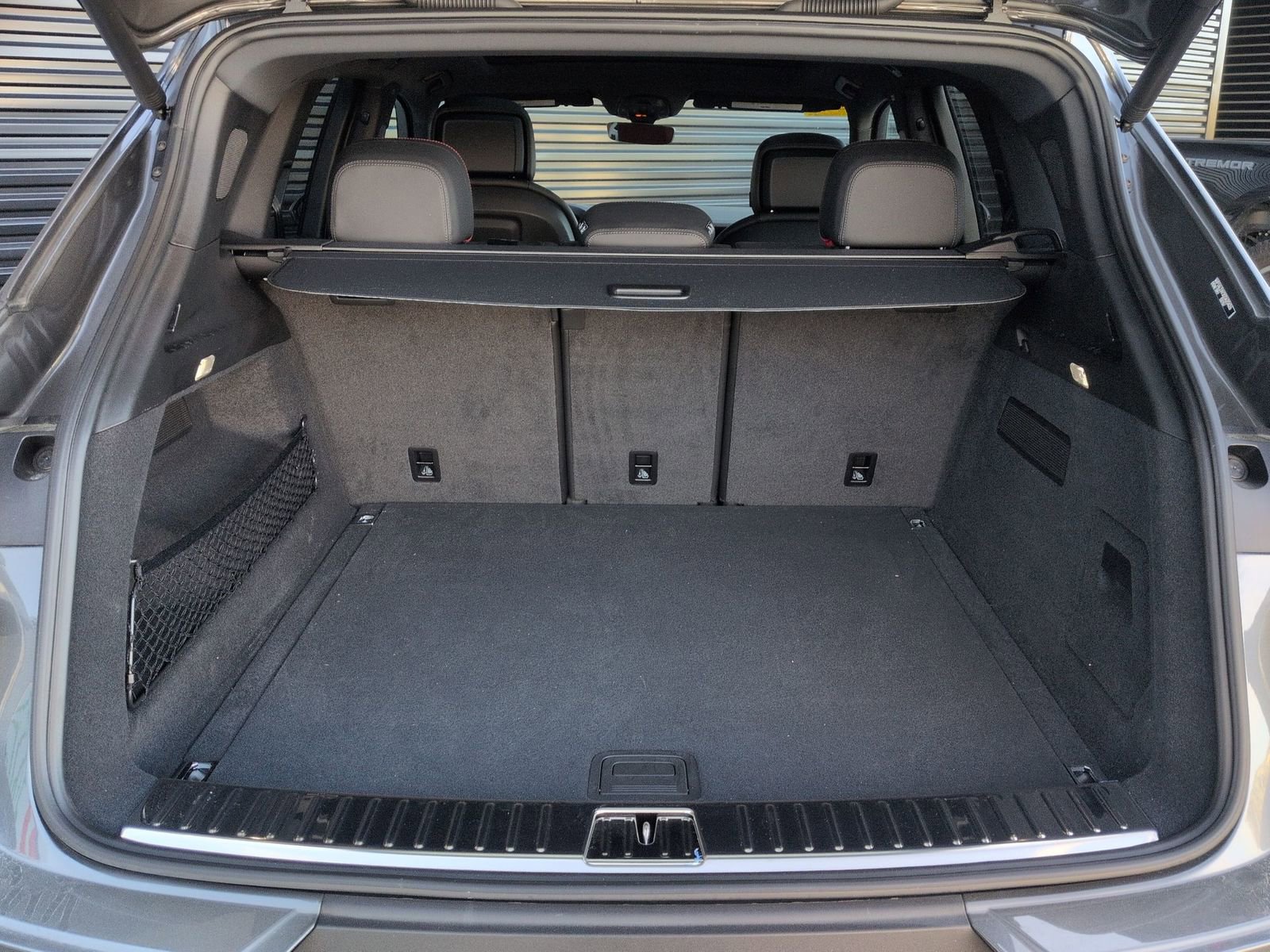 Certified 2025 Porsche Cayenne S image 23